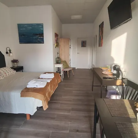 Homestay Magarinos Oia